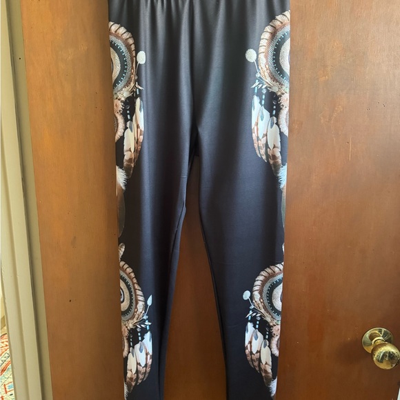 Sz S unbranded woman’s 3-D wolf, print, graphic pullover hoodie, and leggings - Picture 4 of 10